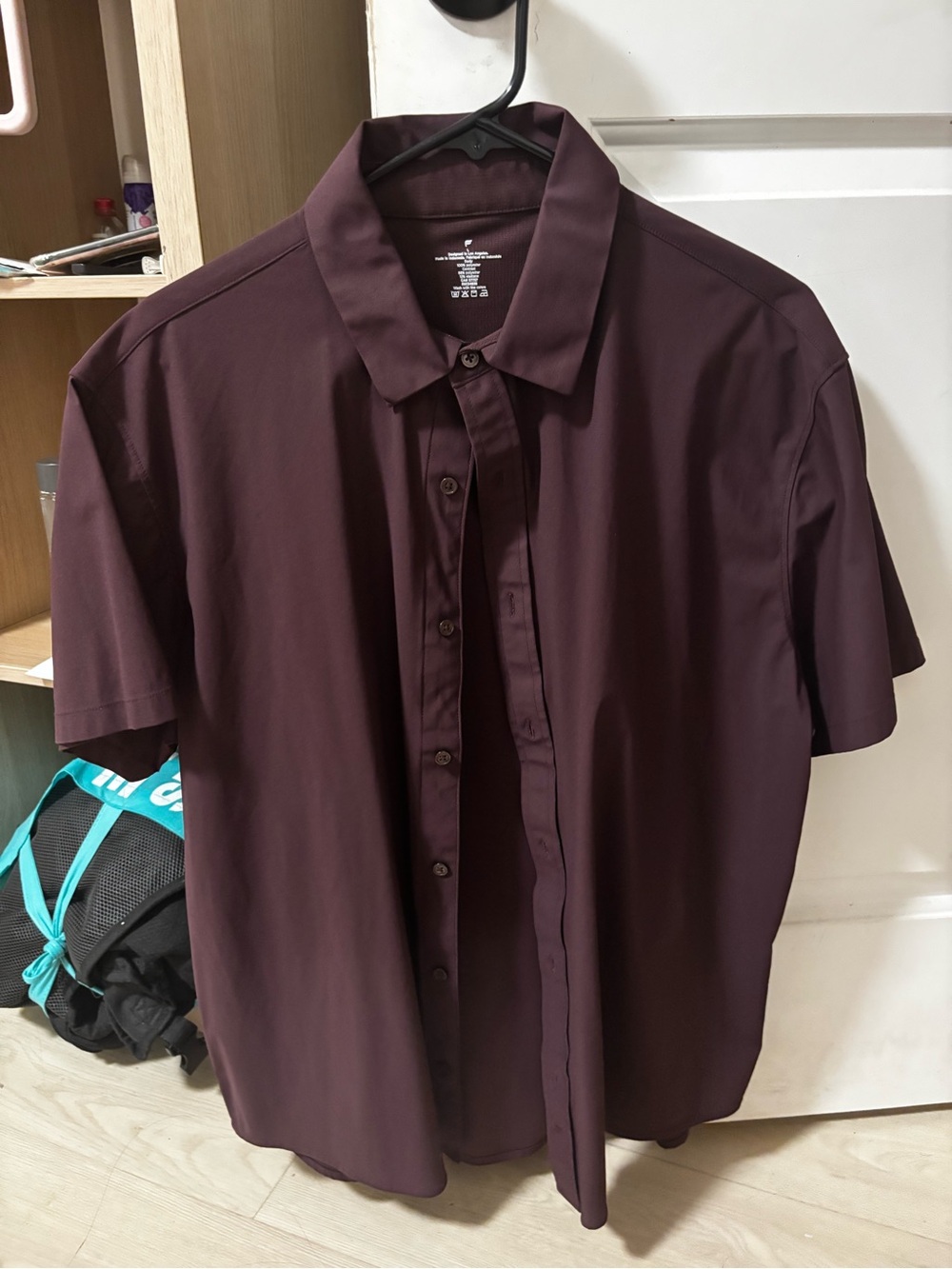Fabletics Men's Short-Sleeve Button-Down in Oxblood
